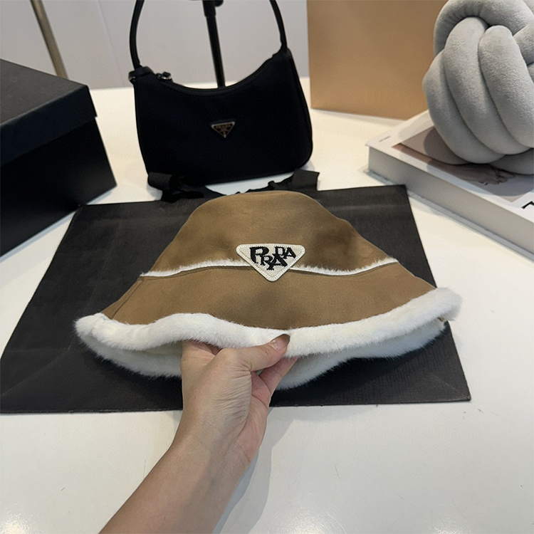 PRADA 綿毛の漁師帽 SS96910