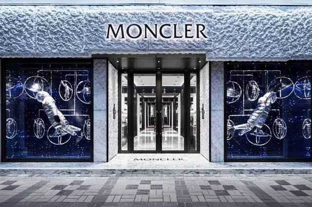 【Moncler全国送料無料】【即日出荷】新作数量限定予行販売モンクレールダウンジャケット