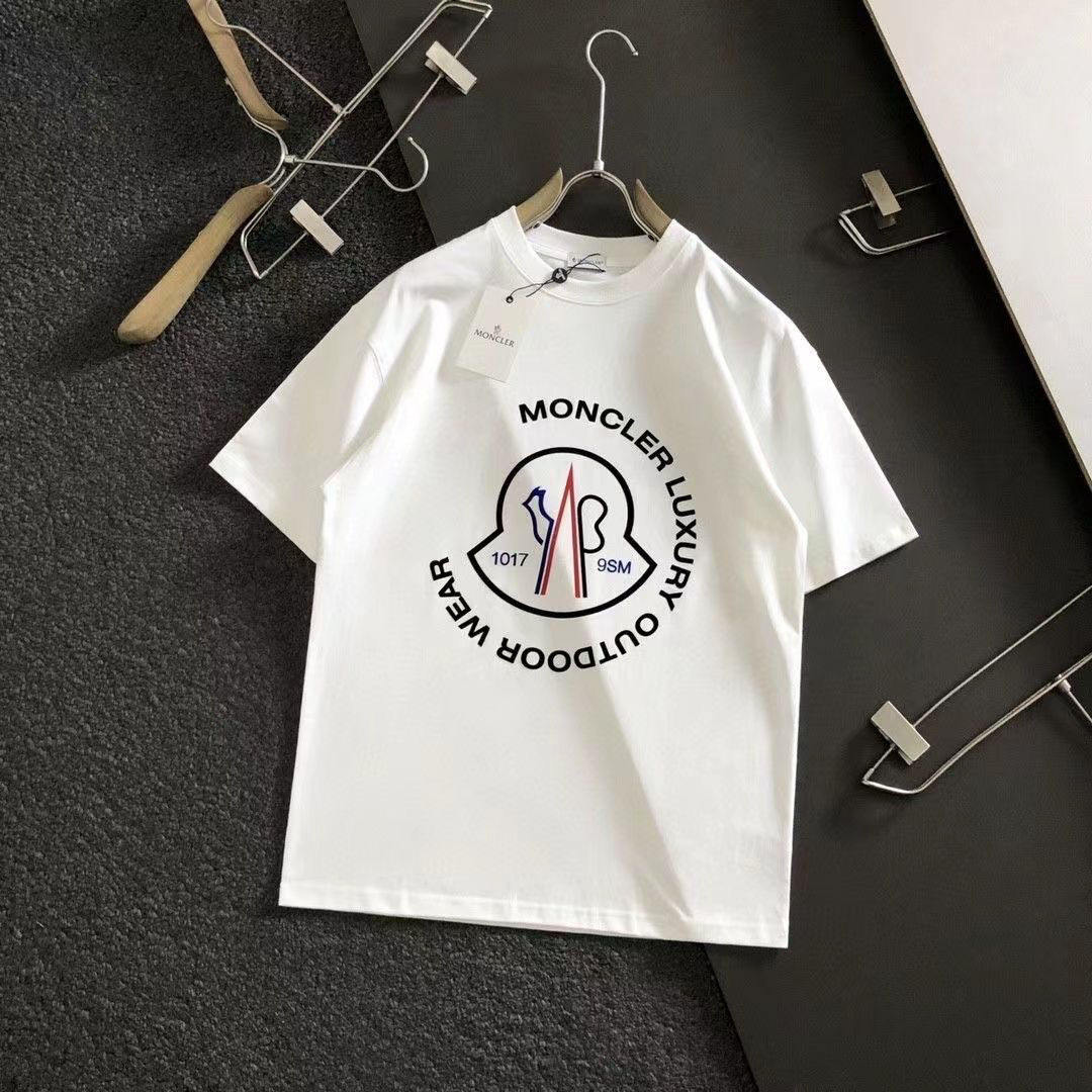 【Moncler 】（モンクレール）男女兼用、ご好評に付き再入荷！