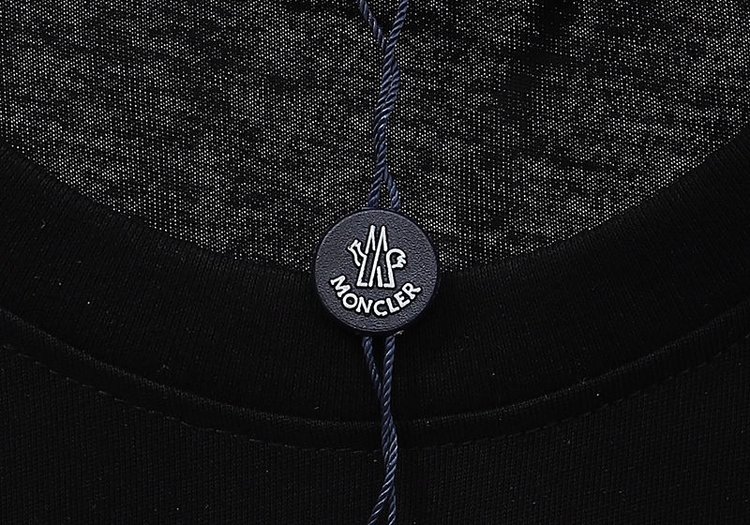 【Moncler 】（モンクレール）男女兼用、ご好評に付き再入荷！