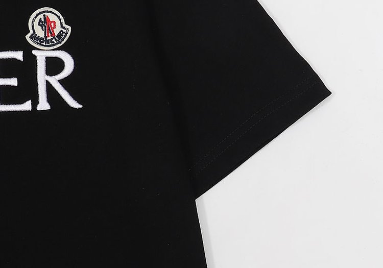 【Moncler 】（モンクレール）男女兼用、ご好評に付き再入荷！