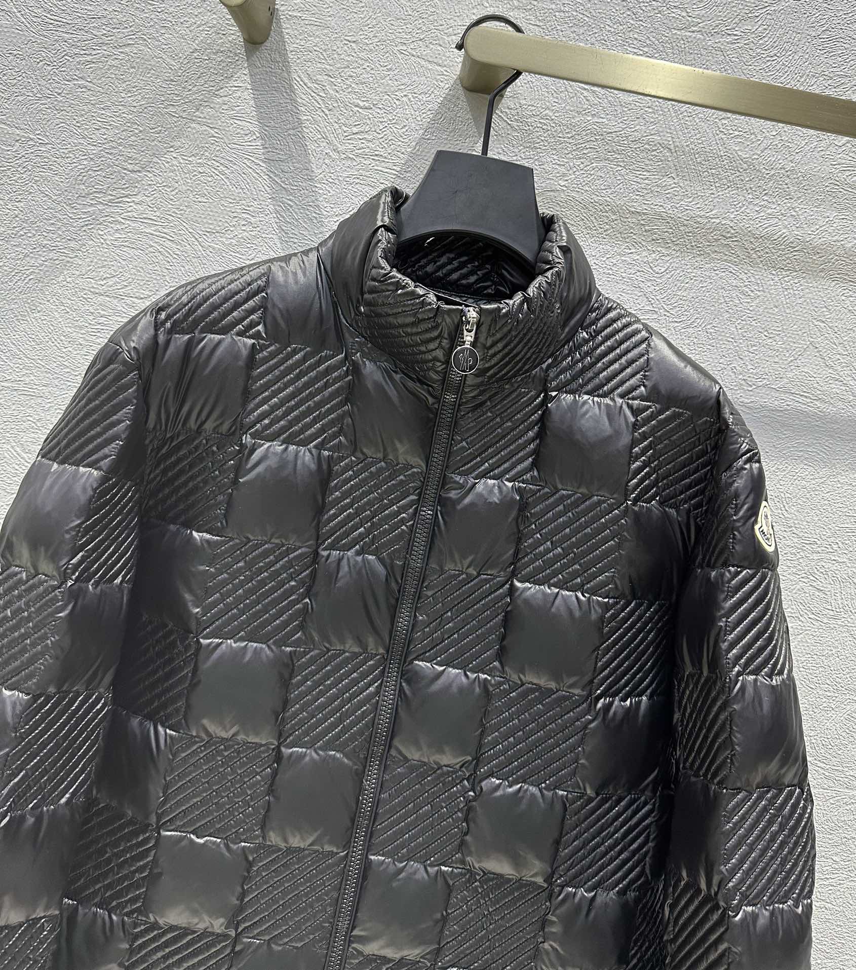 MONCLER ダウンジャケット SS96784