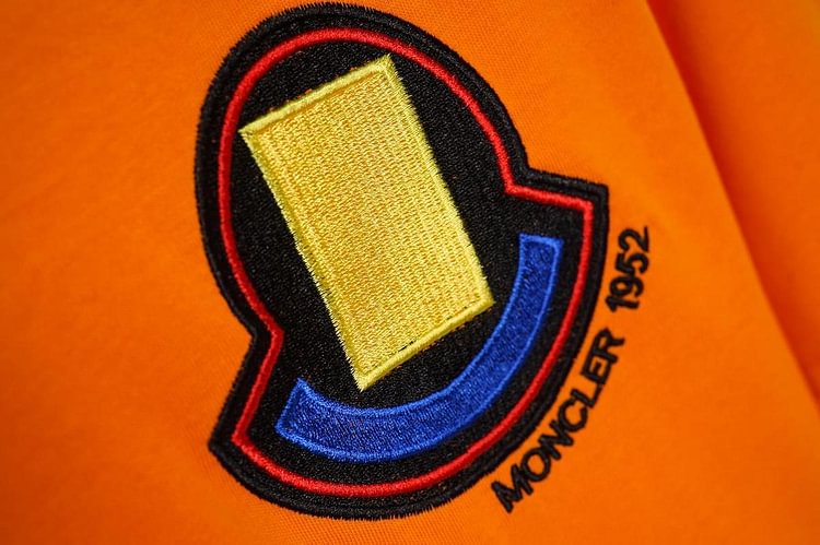 【Moncler 】（モンクレール）男女兼用、ご好評に付き再入荷！