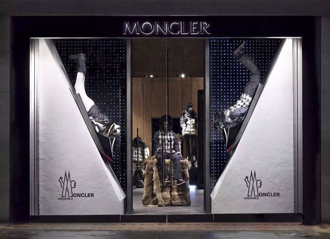 【MONCLER】男女兼用、ご好評に付き再入荷！
