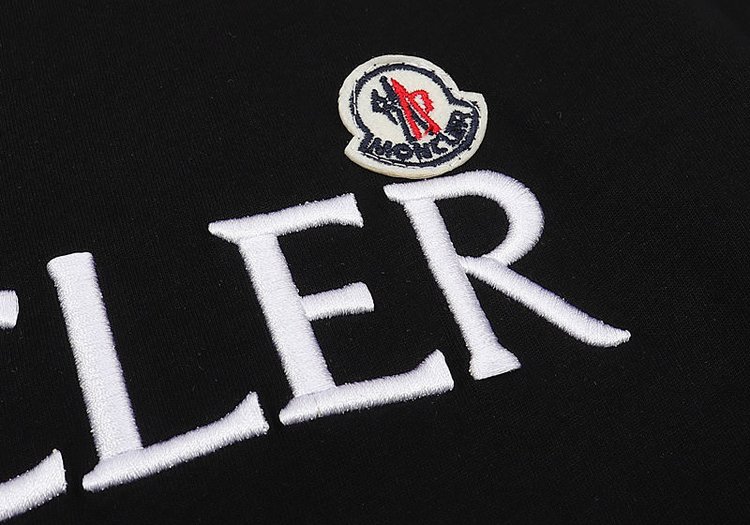 【Moncler 】（モンクレール）男女兼用、ご好評に付き再入荷！