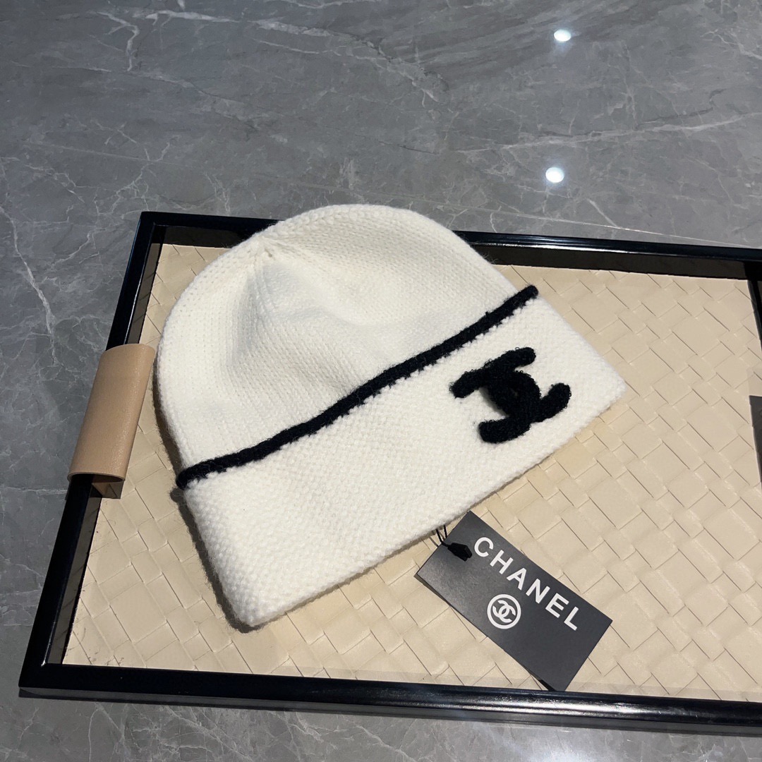 CHANEL 秋冬の暖かい綿の帽子