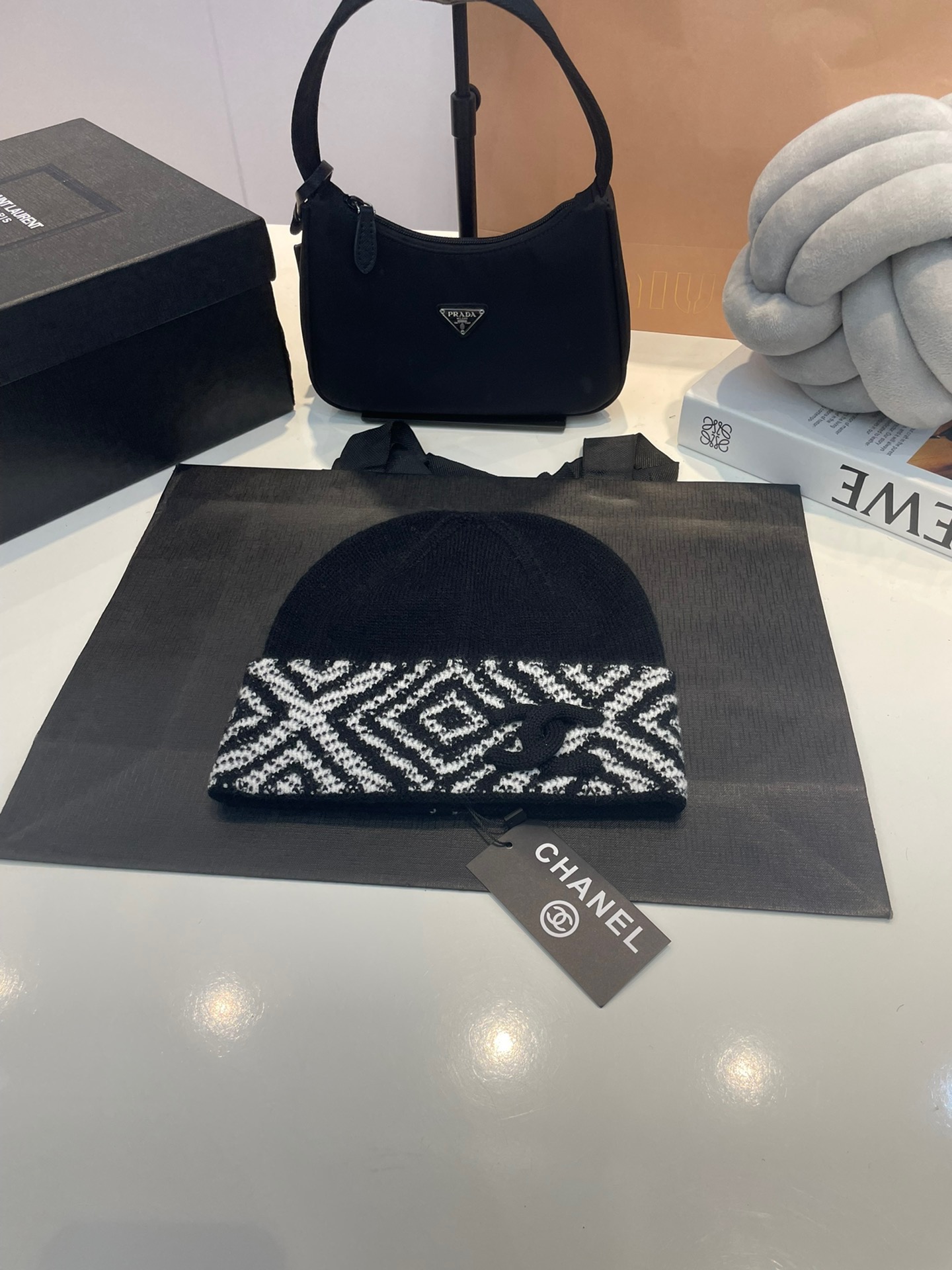 CHANEL 秋冬の暖かい綿の帽子 アーガイル柄