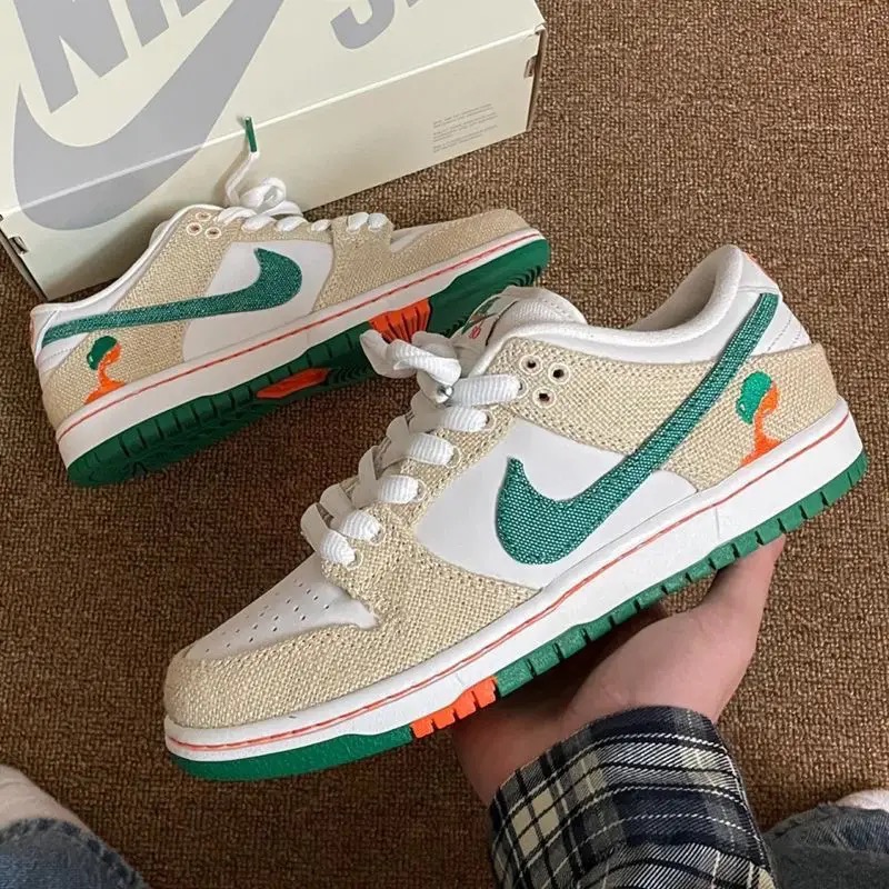NIKE JARRITOS コラボスニーカー/人気スニーカー