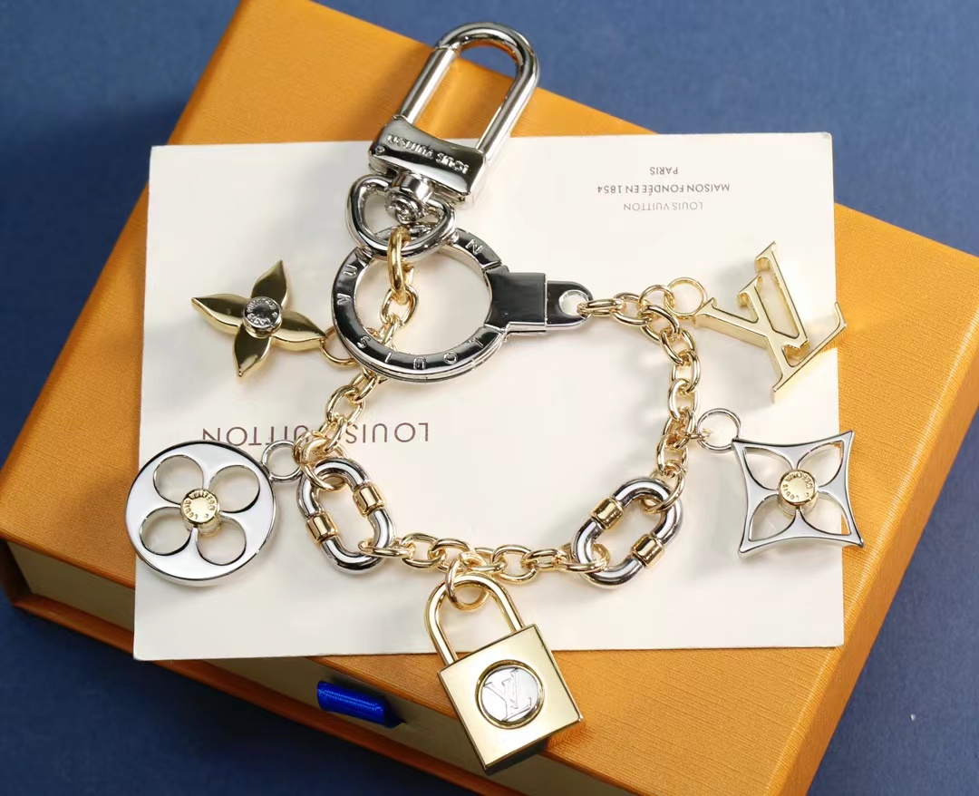 LV Louis Vuitton バッグペンダント キーホルダー 74 zm
