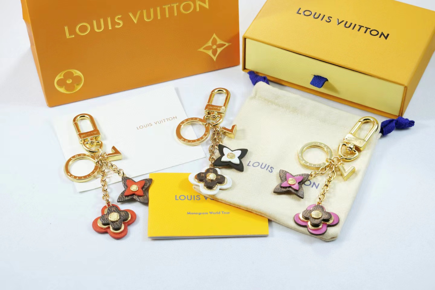 LV Louis Vuitton バッグペンダント キーホルダー 83 zm