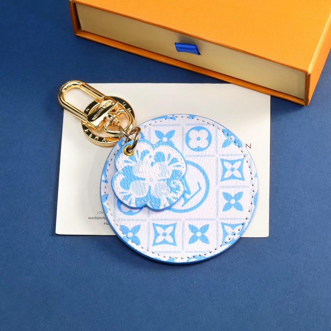 LV Louis Vuitton バッグペンダント キーホルダー 81 zm