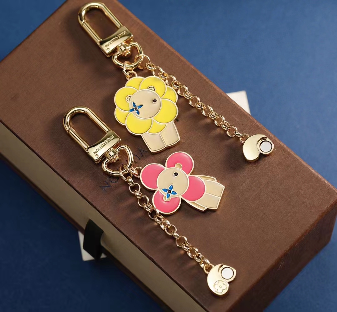 LV Louis Vuitton バッグペンダント キーホルダー 52 zm