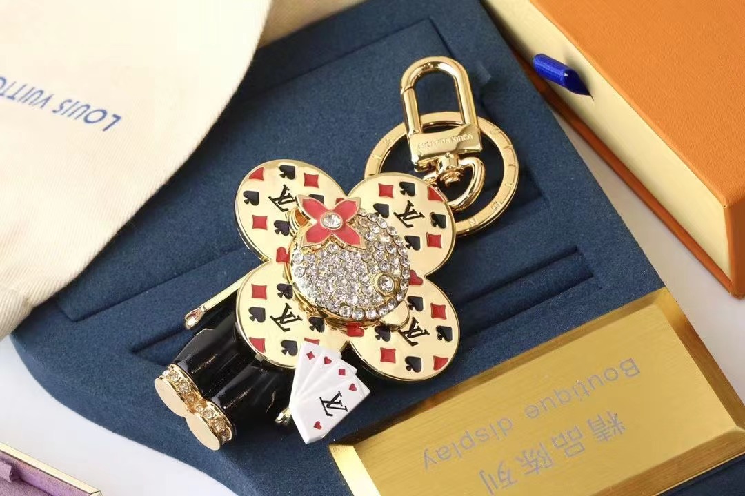 LV Louis Vuitton バッグペンダント キーホルダー 24 zm