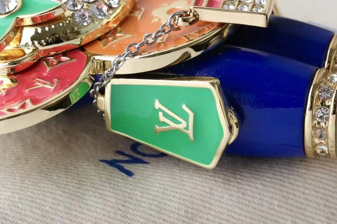 LV Louis Vuitton バッグペンダント キーホルダー 26 zm