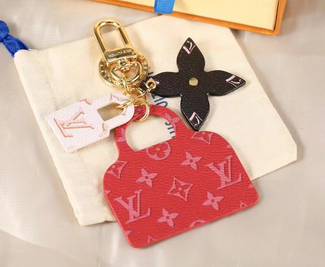LV Louis Vuitton バッグペンダント キーホルダー 34 zm