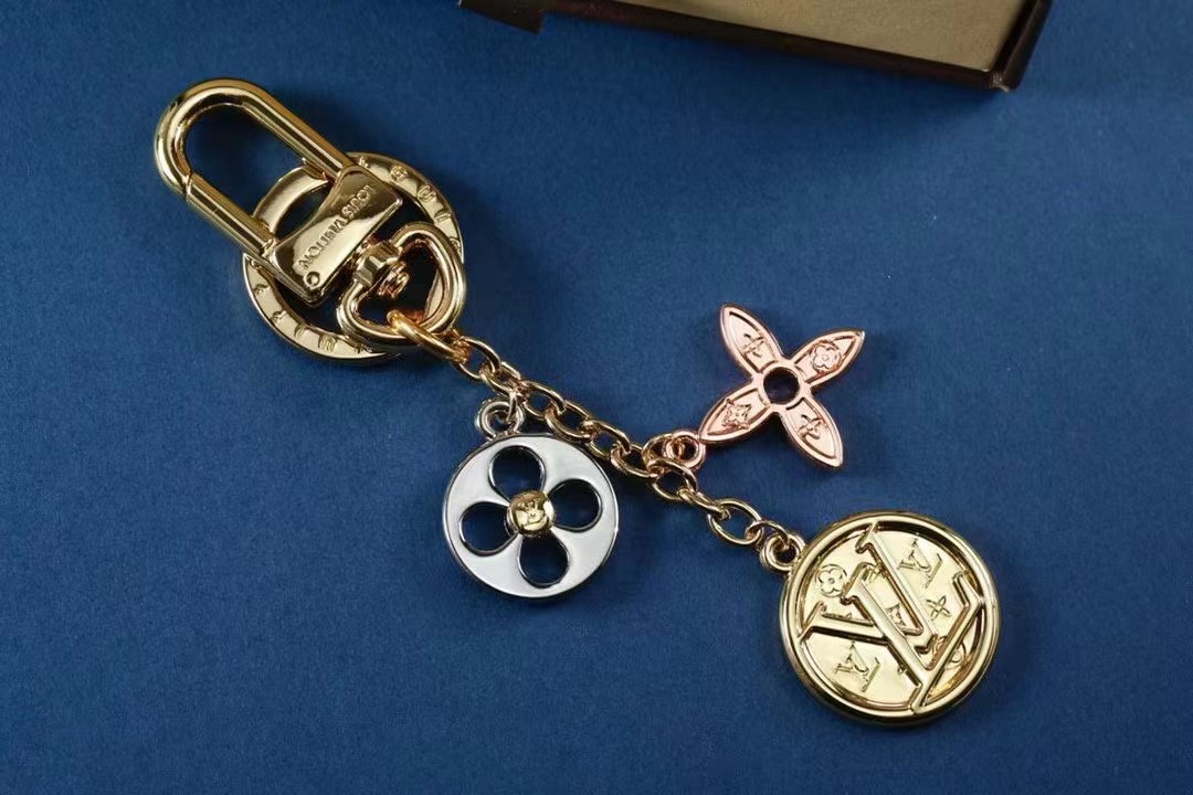 LV Louis Vuitton バッグペンダント キーホルダー 48 zm
