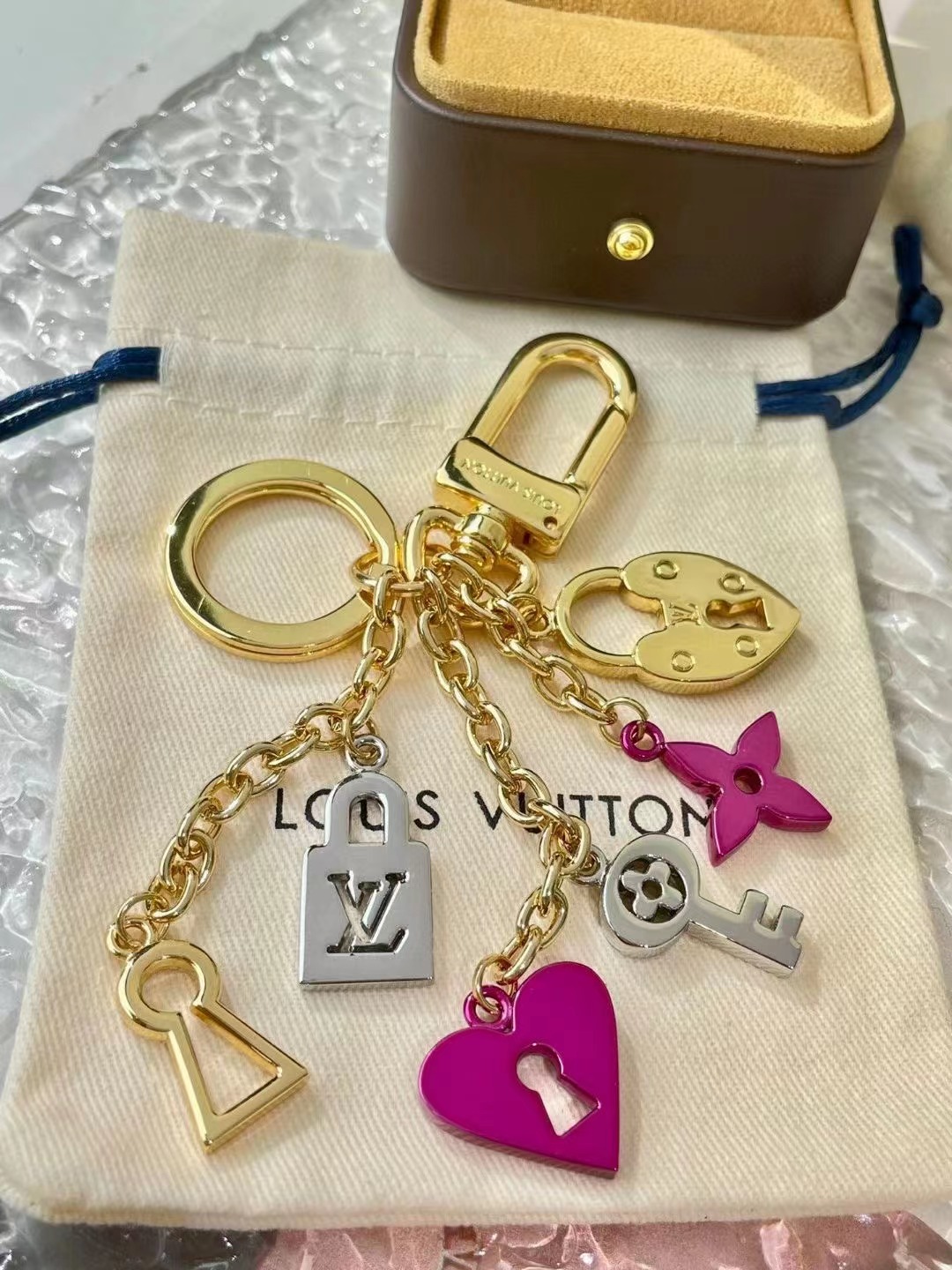 LV Louis Vuitton バッグペンダント キーホルダー 21 zm