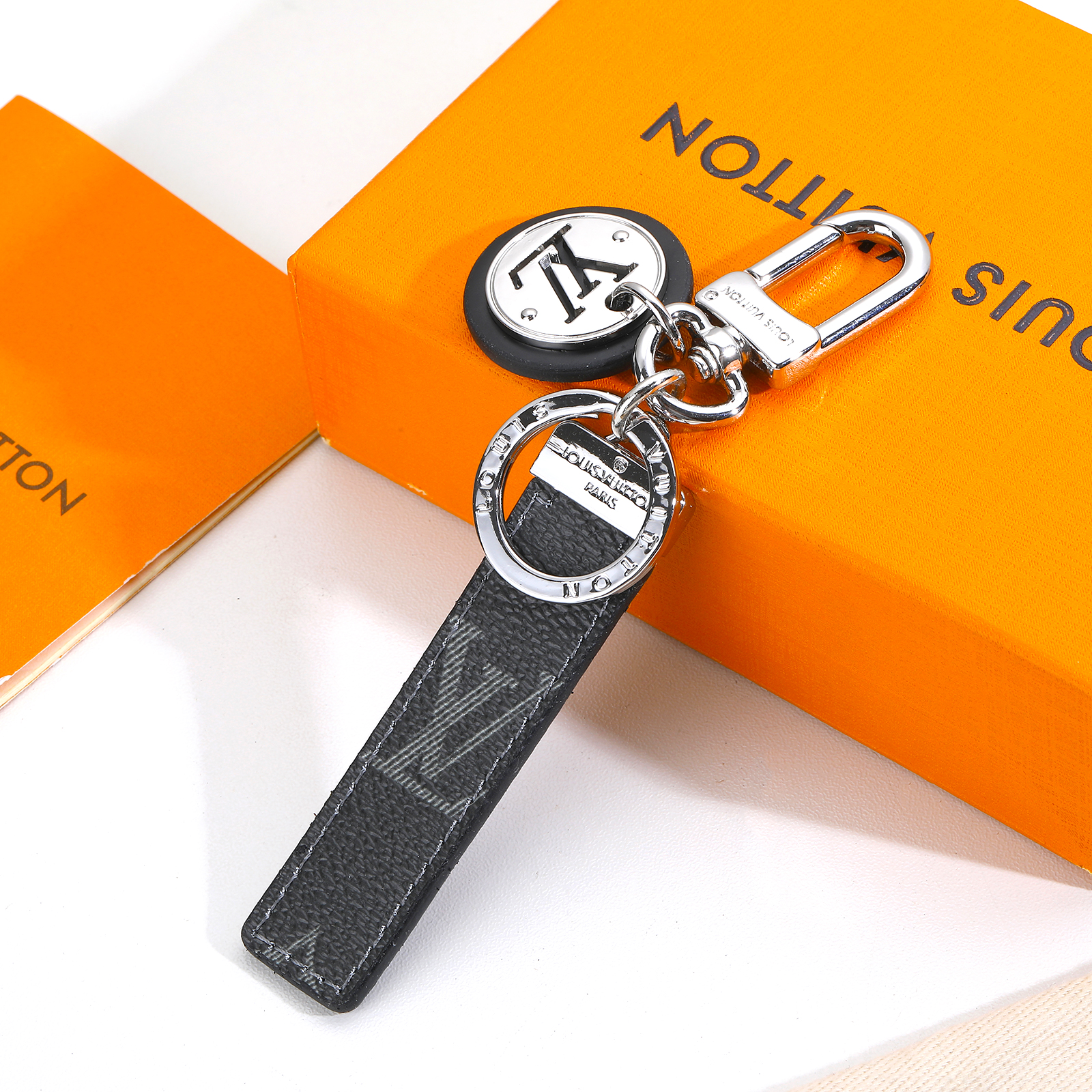 LV Louis Vuitton バッグペンダント キーホルダー 10 zm