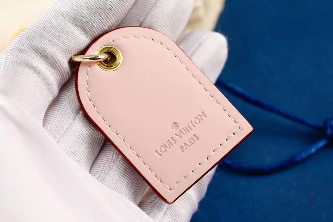LV Louis Vuitton バッグペンダント キーホルダー 37 zm