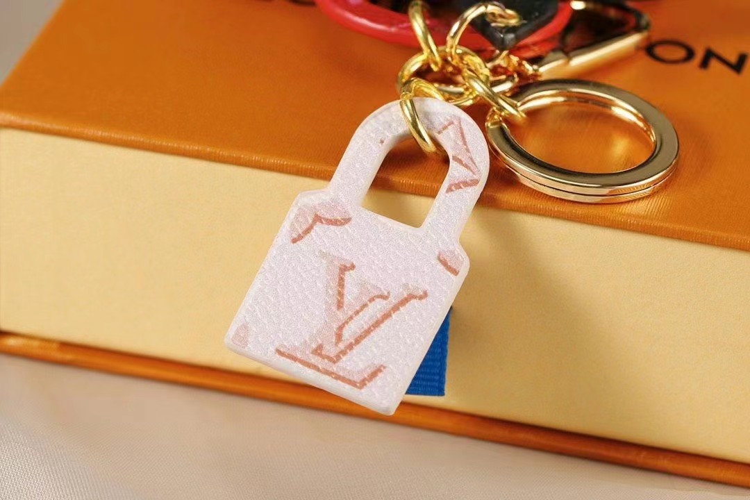 LV Louis Vuitton バッグペンダント キーホルダー 34 zm