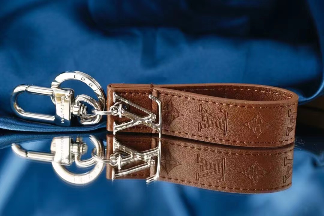 LV Louis Vuitton バッグペンダント キーホルダー 35 zm