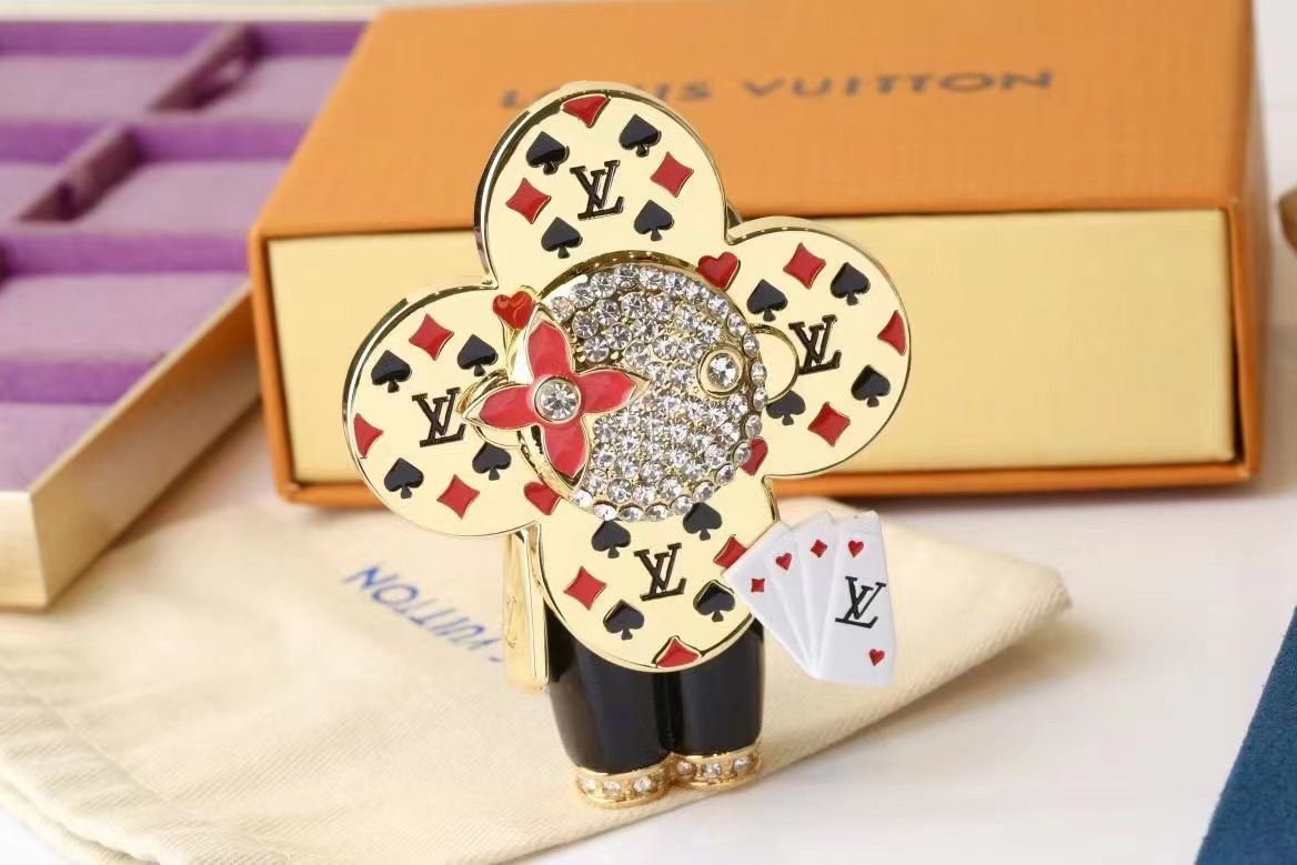 LV Louis Vuitton バッグペンダント キーホルダー 24 zm