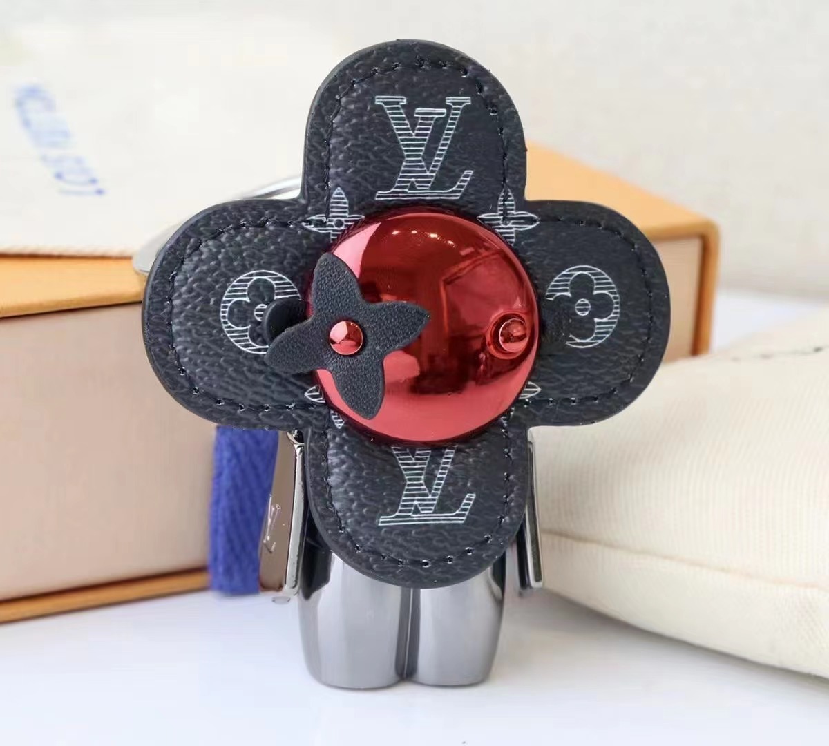 LV Louis Vuitton バッグペンダント キーホルダー 32 zm
