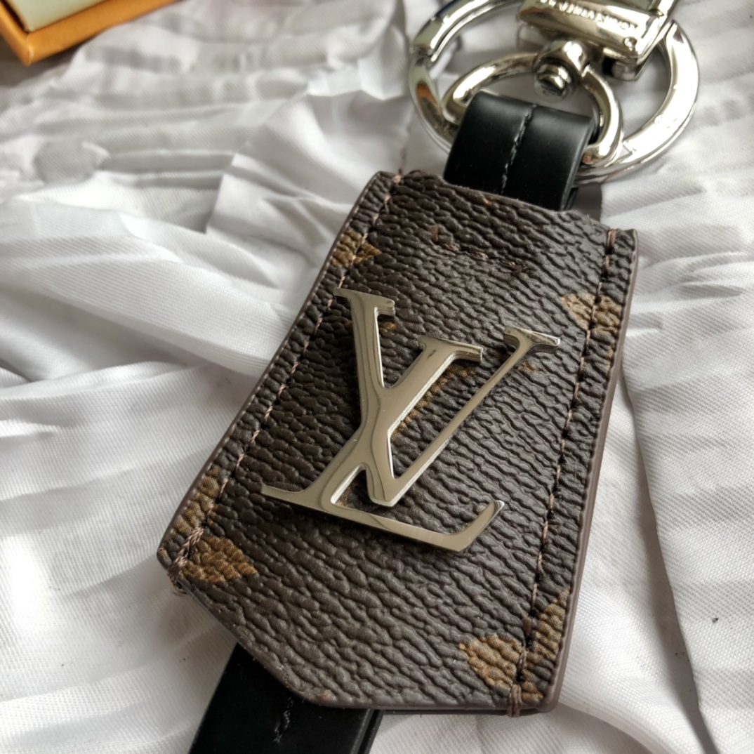 【Louis Vuitton 】（ルイヴィトン）ポルトクレ?クロッシュ クレ キーホルダー