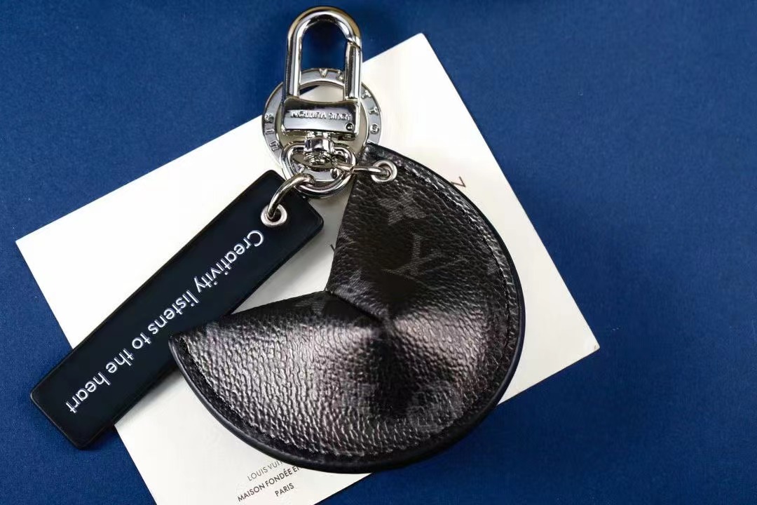 LV Louis Vuitton バッグペンダント キーホルダー 45 zm