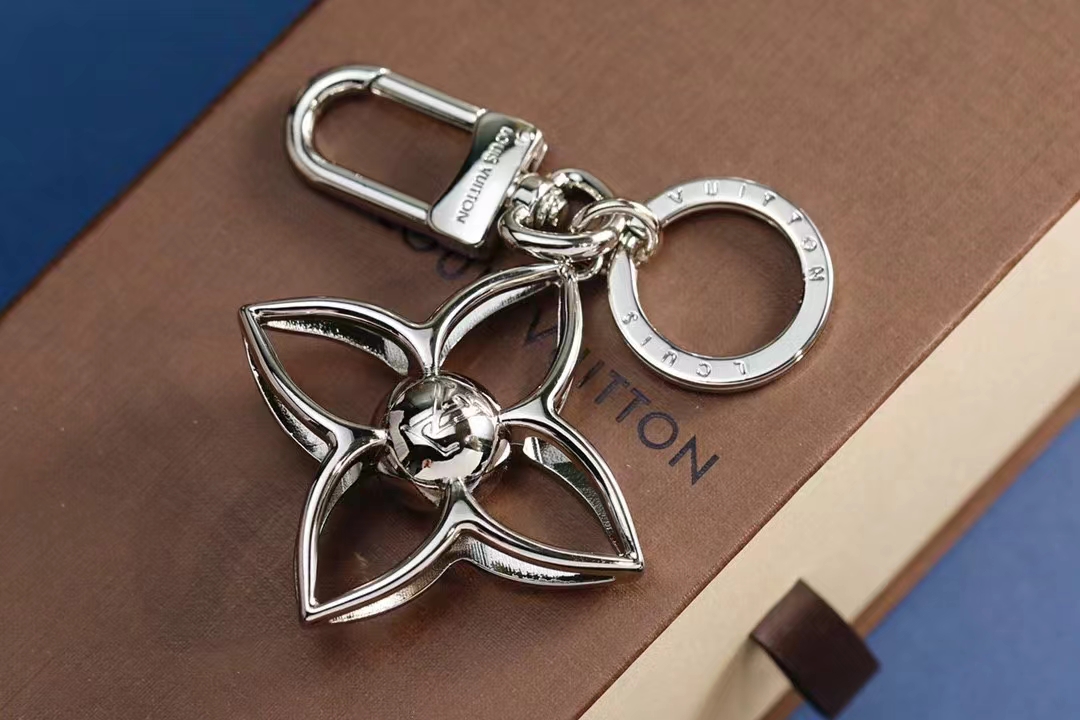 LV Louis Vuitton バッグペンダント キーホルダー 57 zm