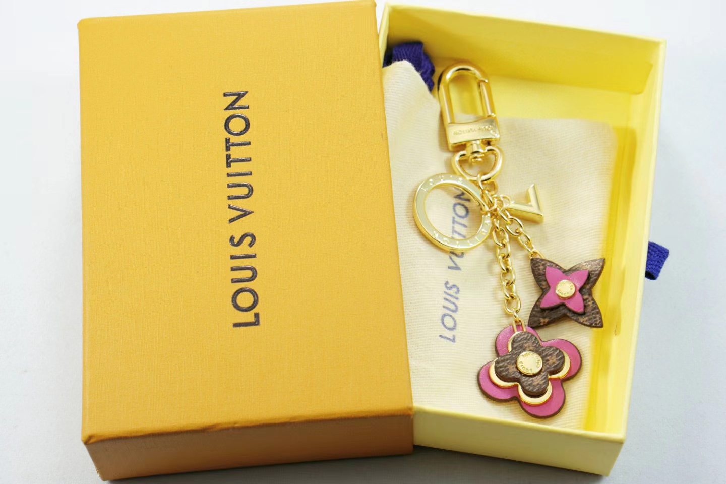 LV Louis Vuitton バッグペンダント キーホルダー 83 zm