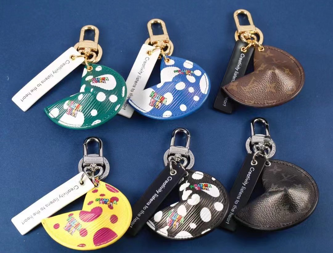 LV Louis Vuitton バッグペンダント キーホルダー 45 zm