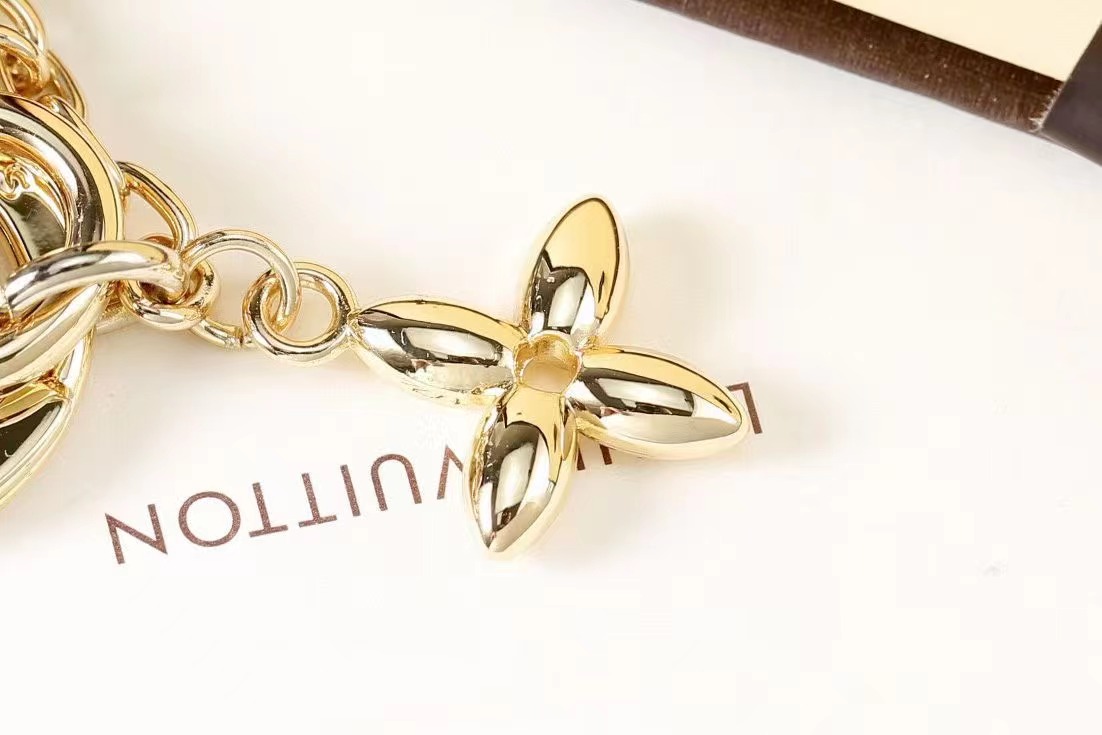 LV Louis Vuitton バッグペンダント キーホルダー 38 zm