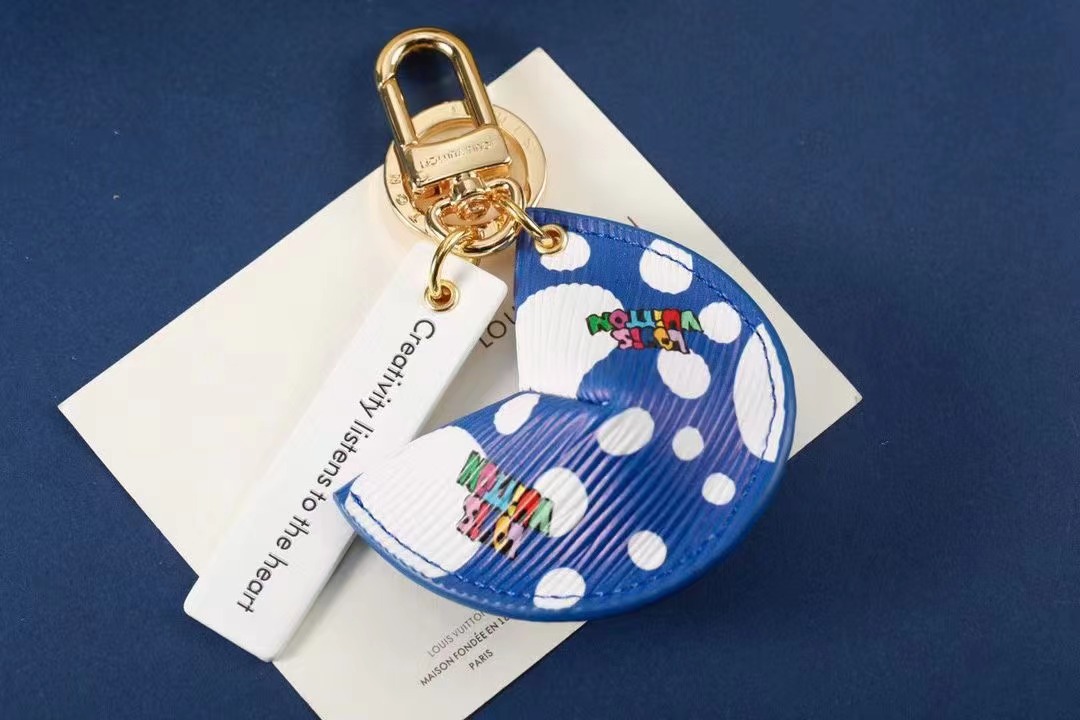 LV Louis Vuitton バッグペンダント キーホルダー 45 zm