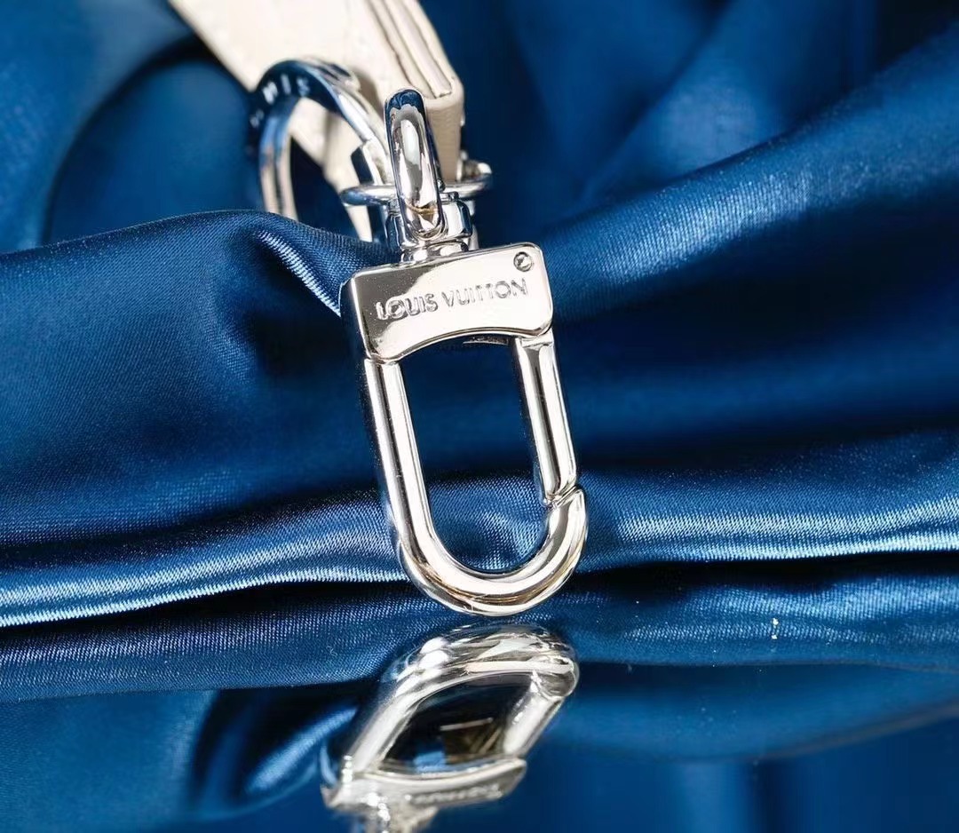 LV Louis Vuitton バッグペンダント キーホルダー 35 zm
