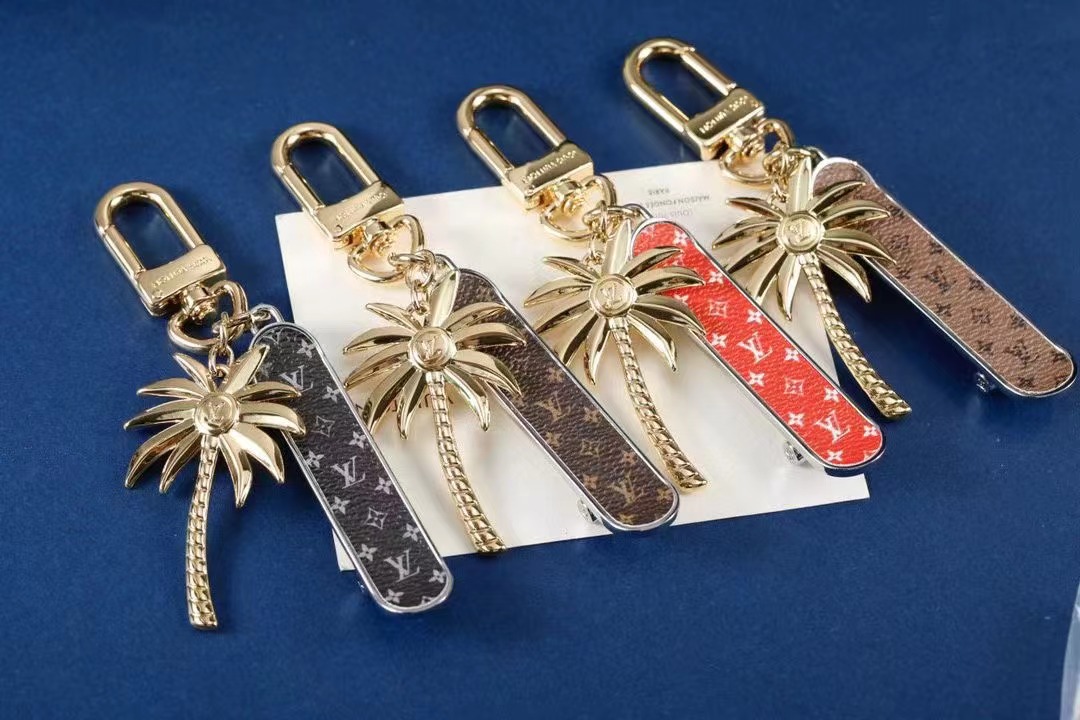 LV Louis Vuitton バッグペンダント キーホルダー 46 zm