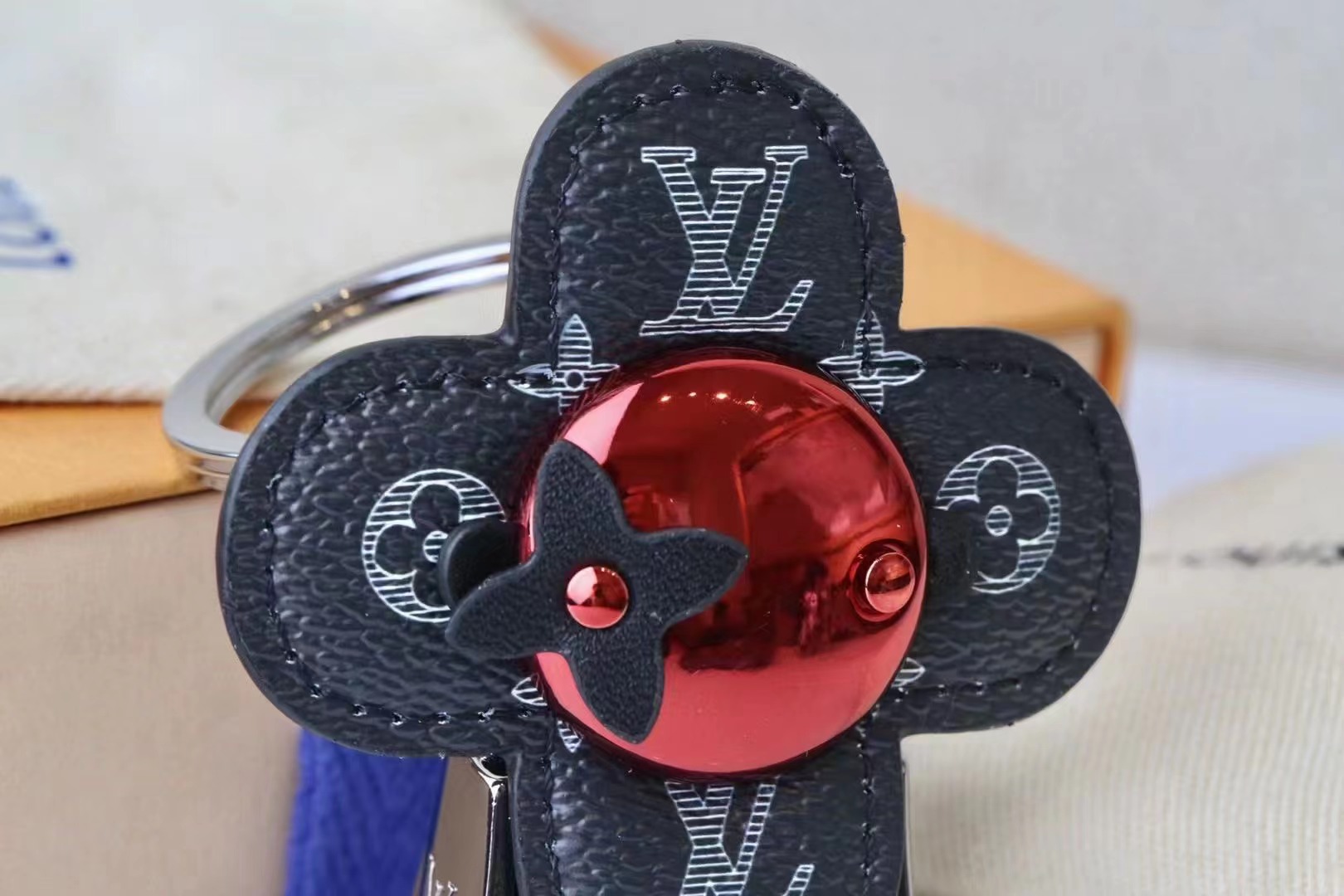 LV Louis Vuitton バッグペンダント キーホルダー 32 zm