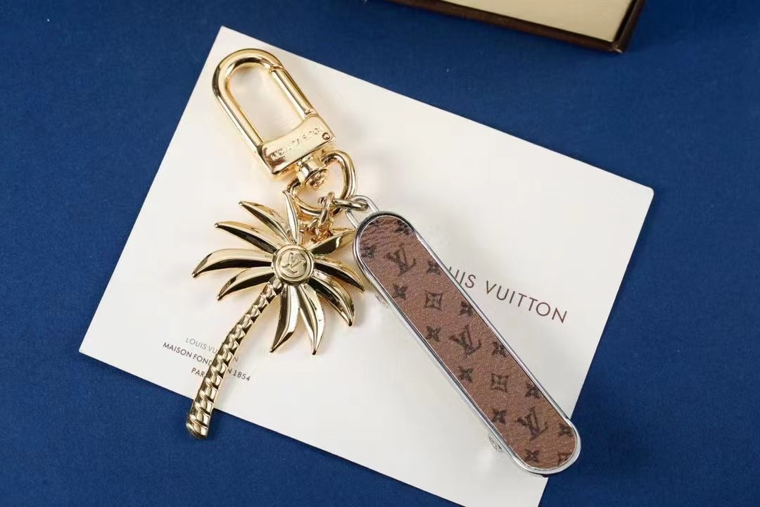 LV Louis Vuitton バッグペンダント キーホルダー 46 zm