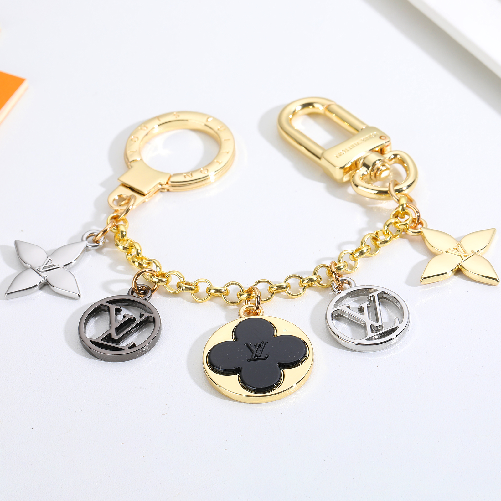 LV Louis Vuitton バッグペンダント キーホルダー18 zm