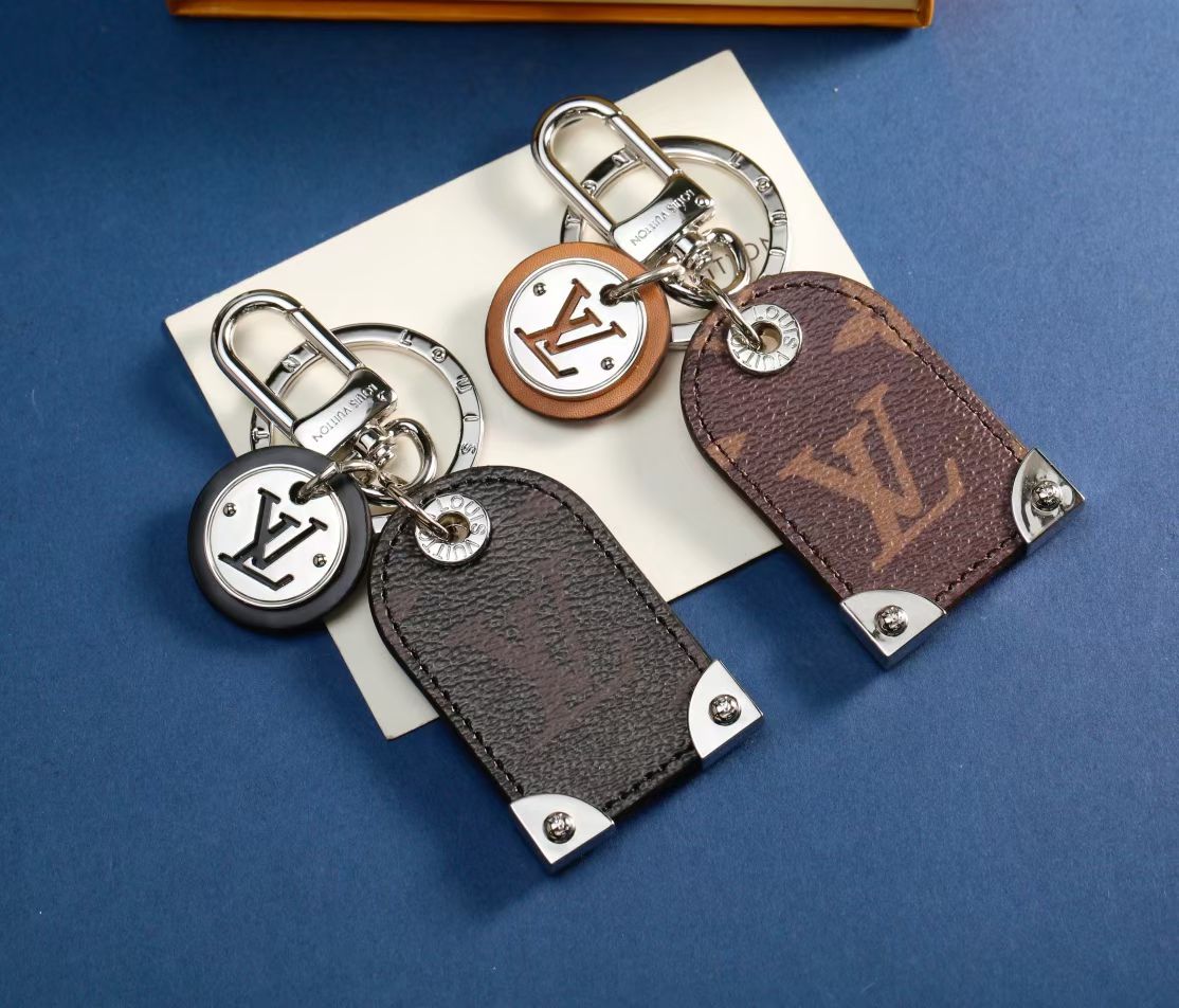 LV Louis Vuitton バッグペンダント キーホルダー 83 zm