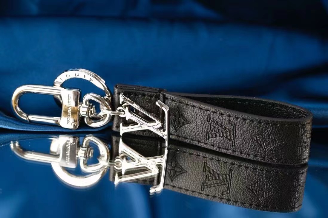 LV Louis Vuitton バッグペンダント キーホルダー 35 zm