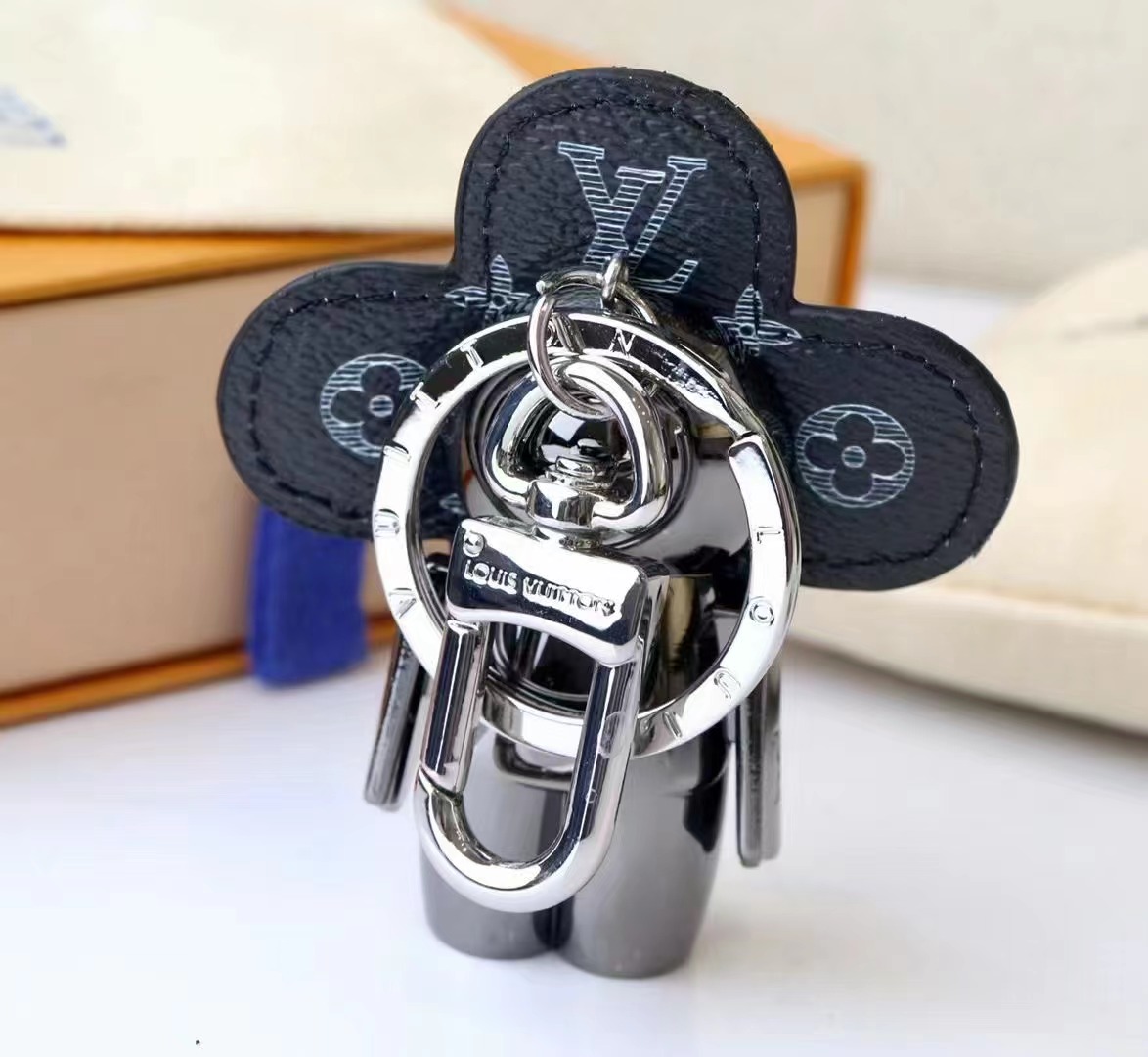 LV Louis Vuitton バッグペンダント キーホルダー 31 zm