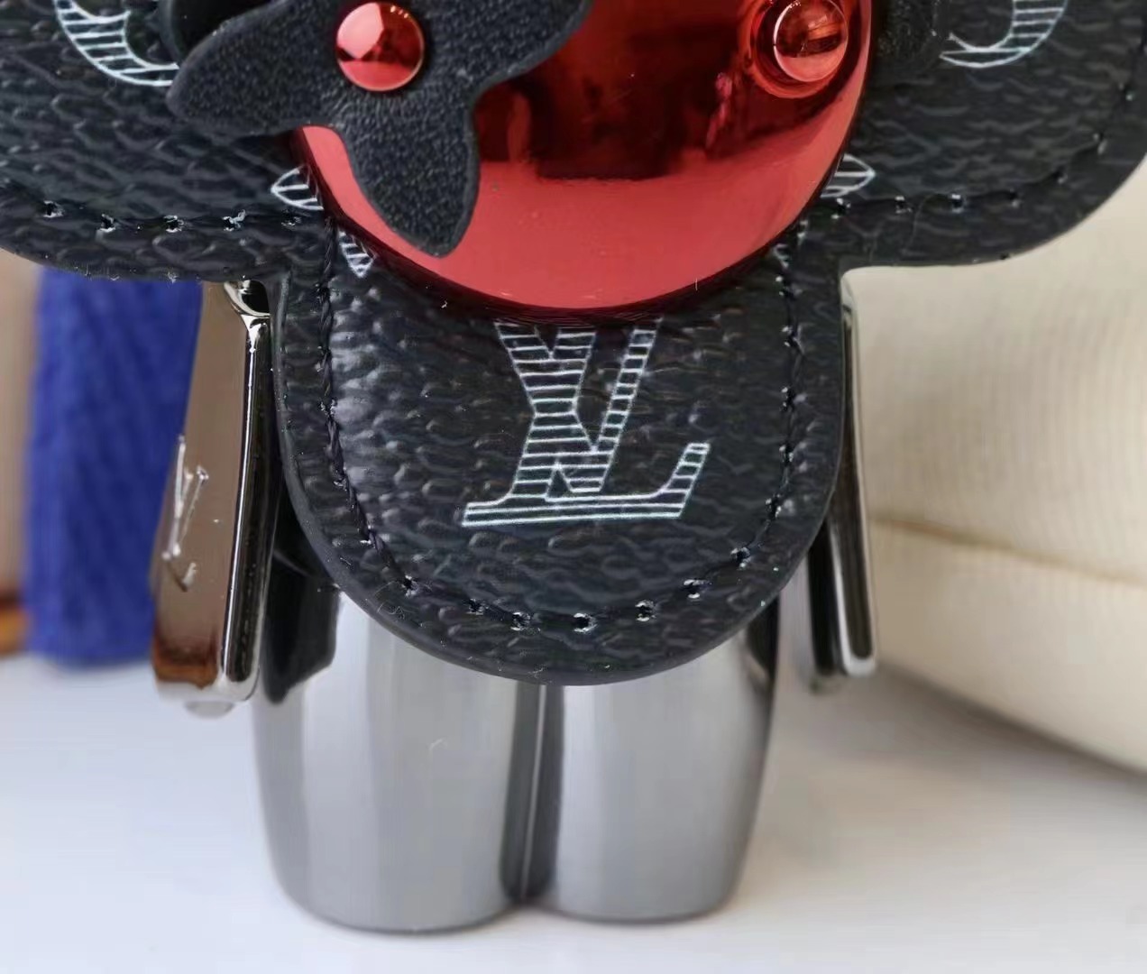 LV Louis Vuitton バッグペンダント キーホルダー 32 zm