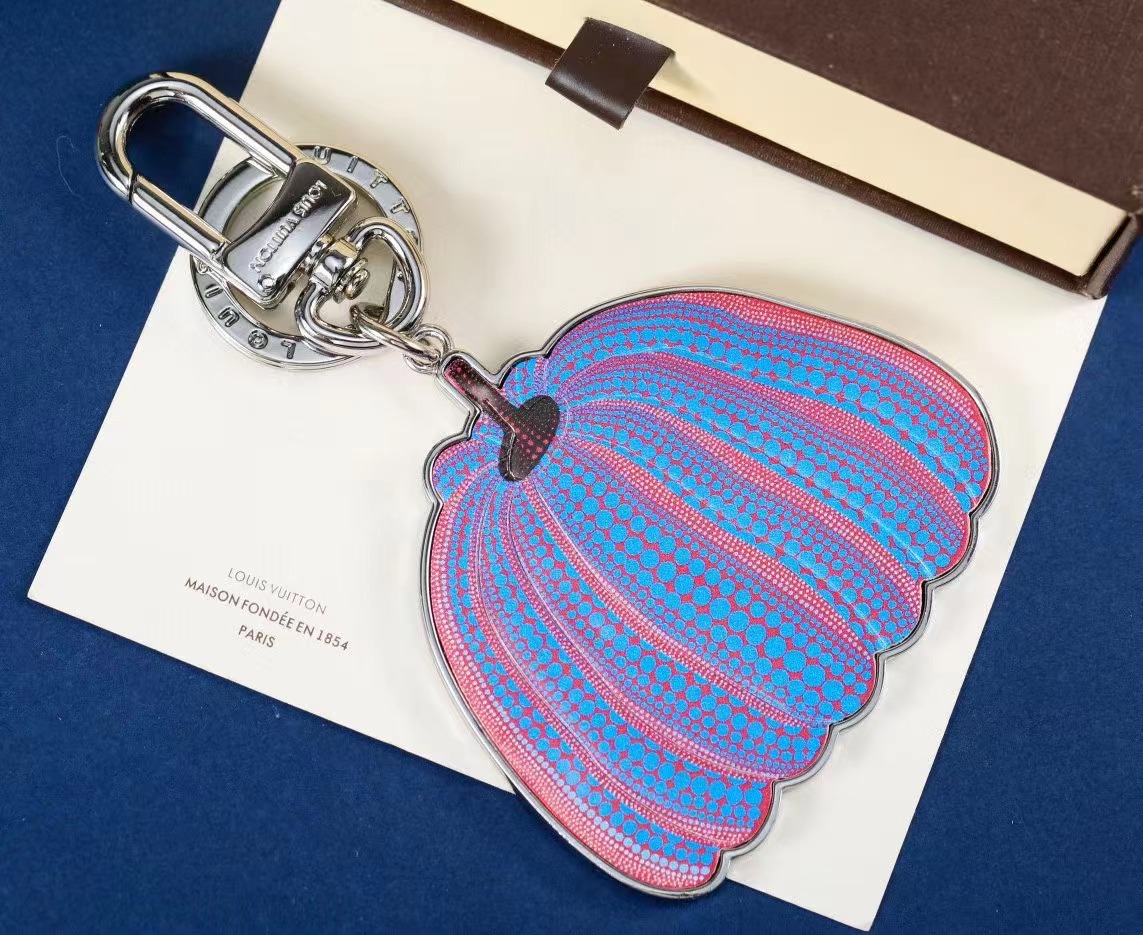 LV Louis Vuitton バッグペンダント キーホルダー 83 zm