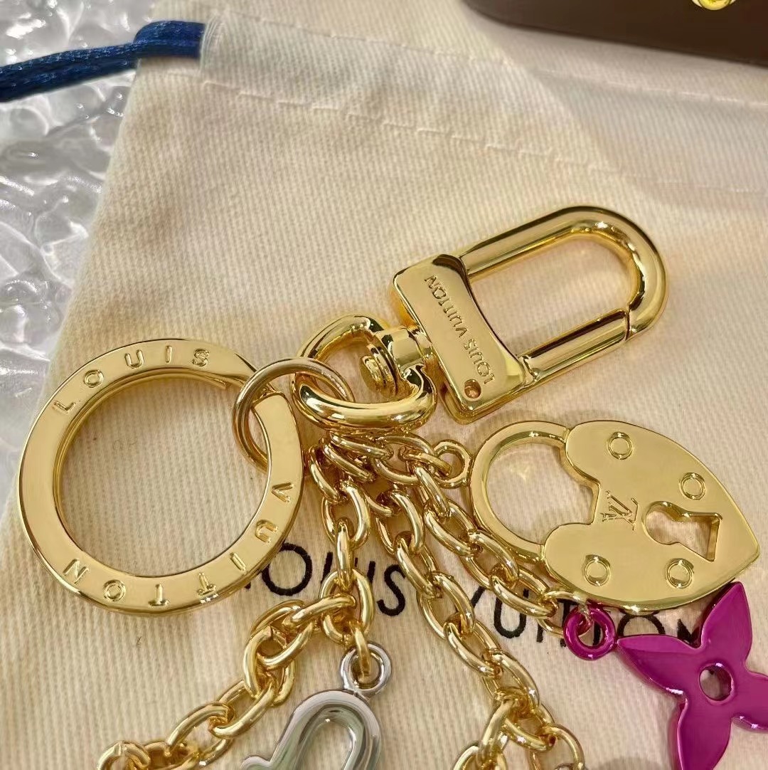LV Louis Vuitton バッグペンダント キーホルダー 21 zm