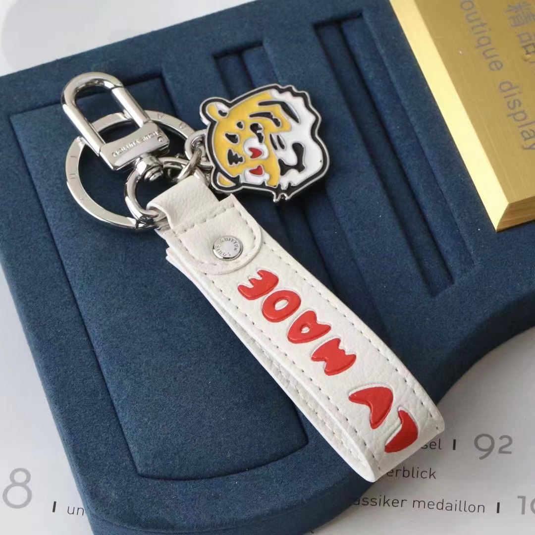 LV Louis Vuitton バッグペンダント キーホルダー 33 zm