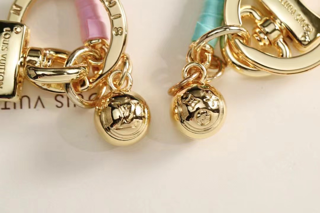 LV Louis Vuitton バッグペンダント キーホルダー 56 zm