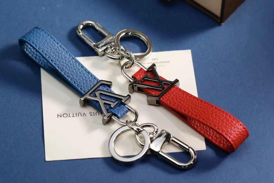 LV Louis Vuitton バッグペンダント キーホルダー 56 zm