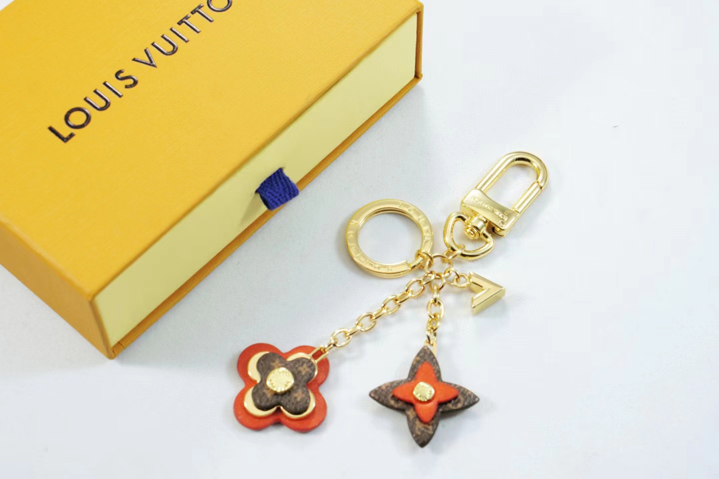 LV Louis Vuitton バッグペンダント キーホルダー 83 zm