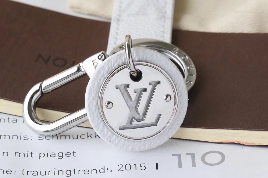 LV Louis Vuitton バッグペンダント キーホルダー 67 zm